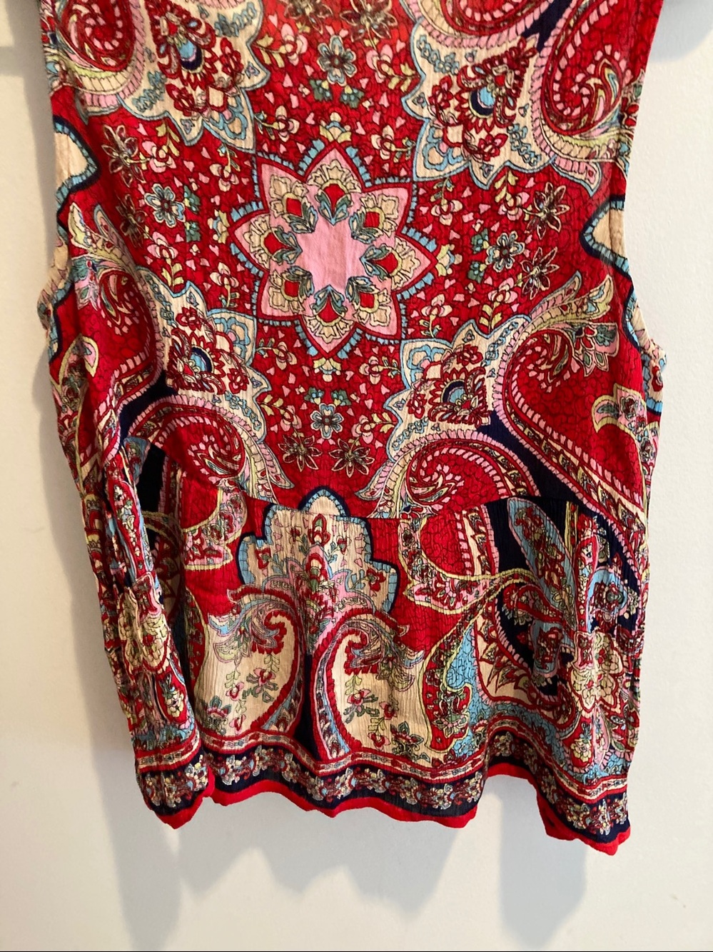 Patrons of Peace
Sleeveless Tank boho,
💯% rayon. Pit 17 t - -19” length 23” - Picture 5 of 6